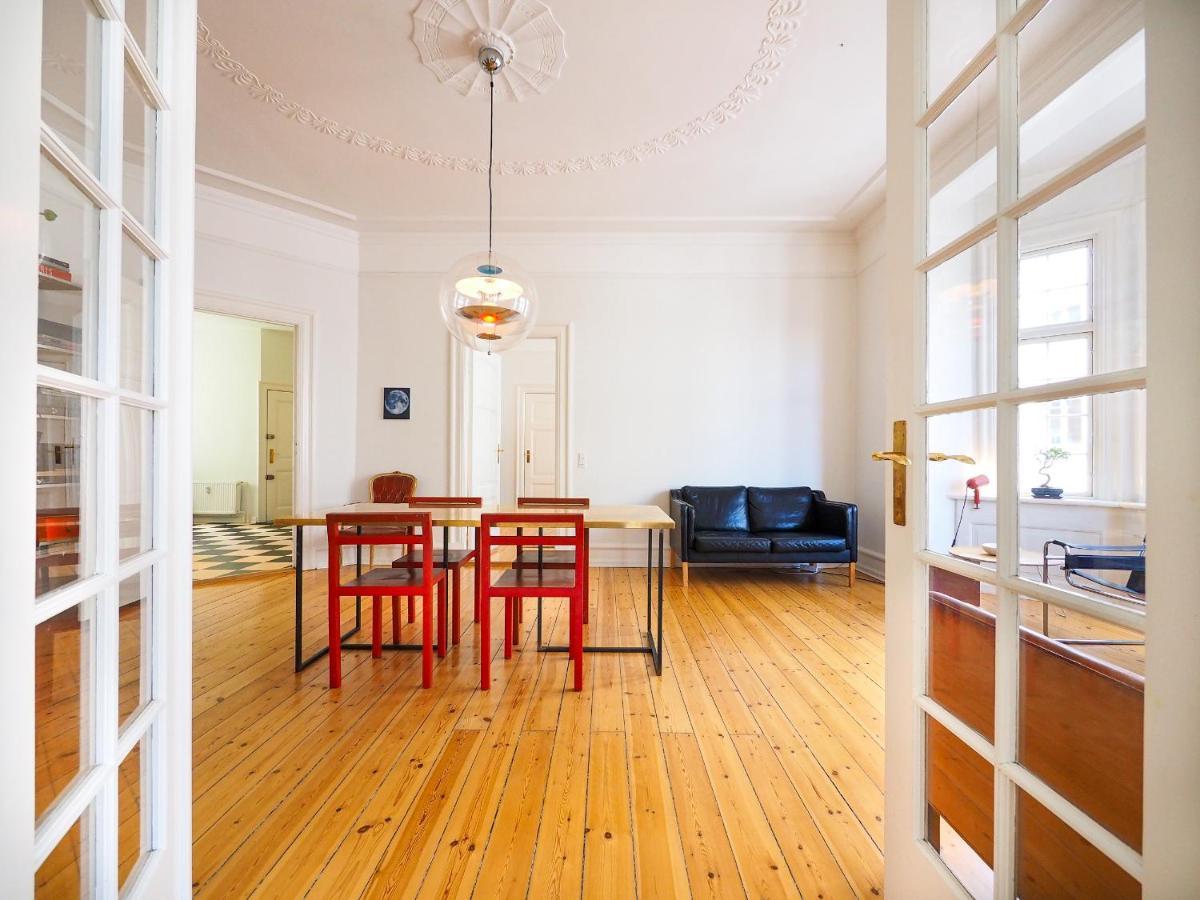 Spacious In The Heart Of Apartment *