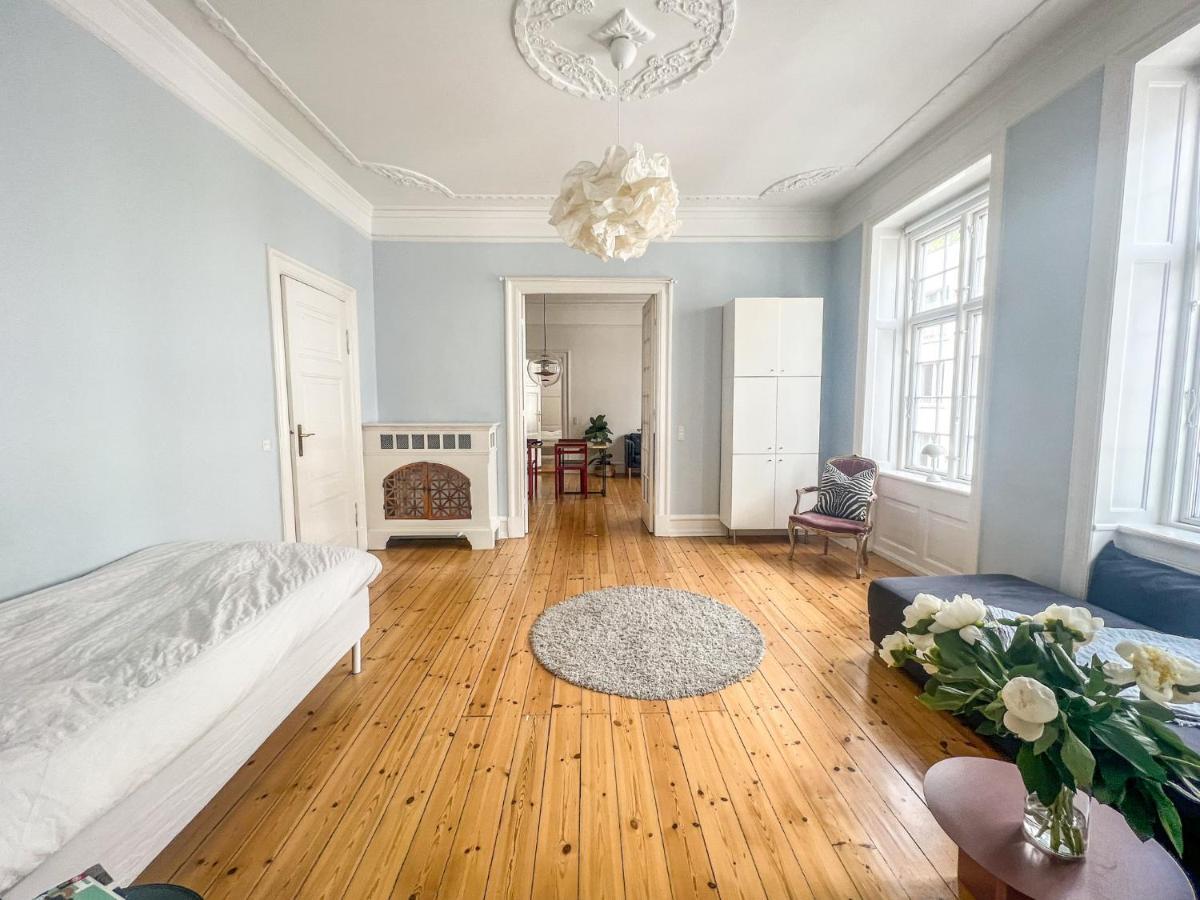 Spacious In The Heart Of Apartment