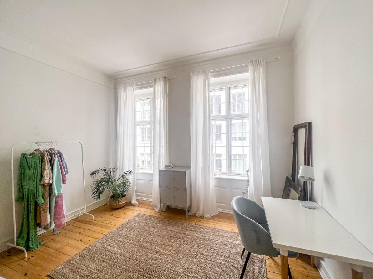 Spacious In The Heart Of Apartment